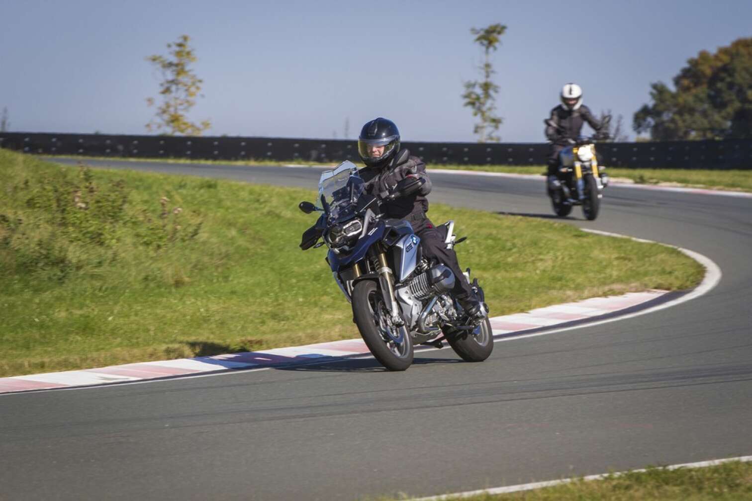 Bild des ADAC Fahrsicherheitszentrum Südbayerns Motorrad Wiedereinsteiger Training