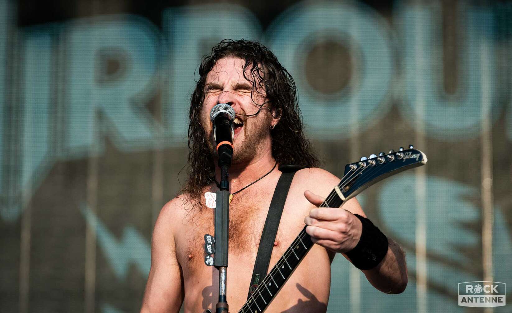 Airbourne beim Konzert am Königsplatz 2023 in München