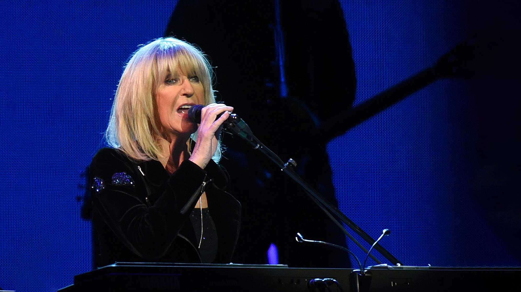 Christine McVie am Mikrofon