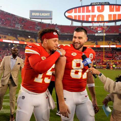 Kansas City Chiefs - Quaterback Patrick Mahomes und Spieler Travis Kelce