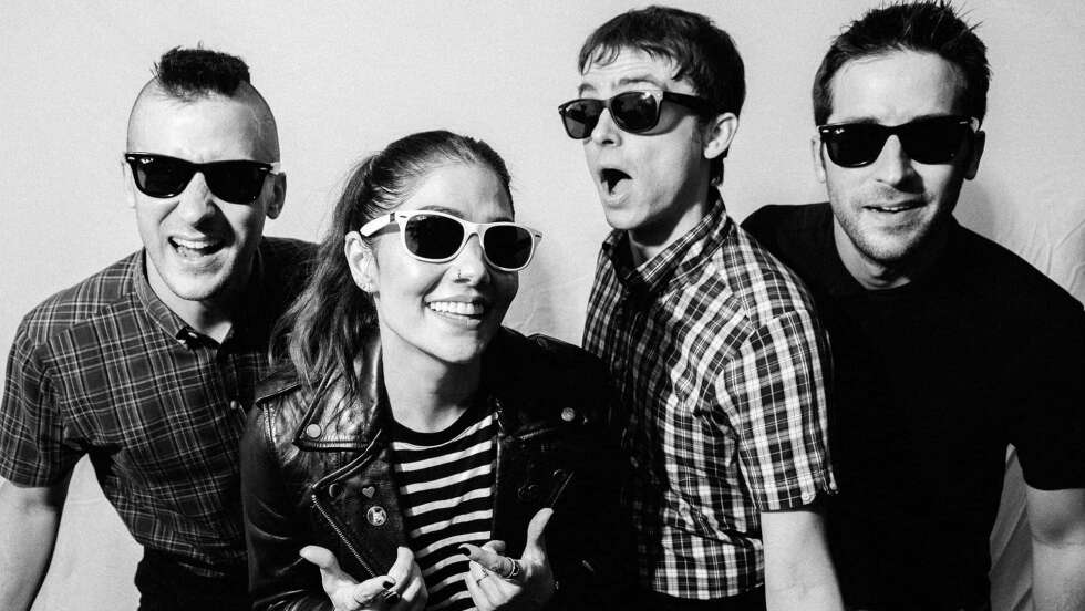 Pressebild 2024 der Band The Interrupters mit Sängerin Aimee Allen