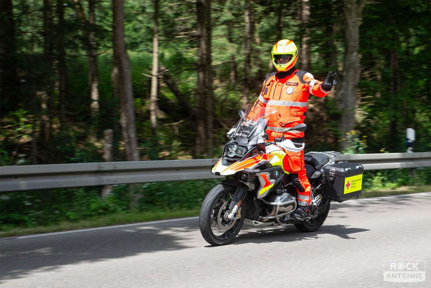 Foto von der ROCK ANTENNE Motorradtour 2024 - Eindrücke von der Tour auf der Straße