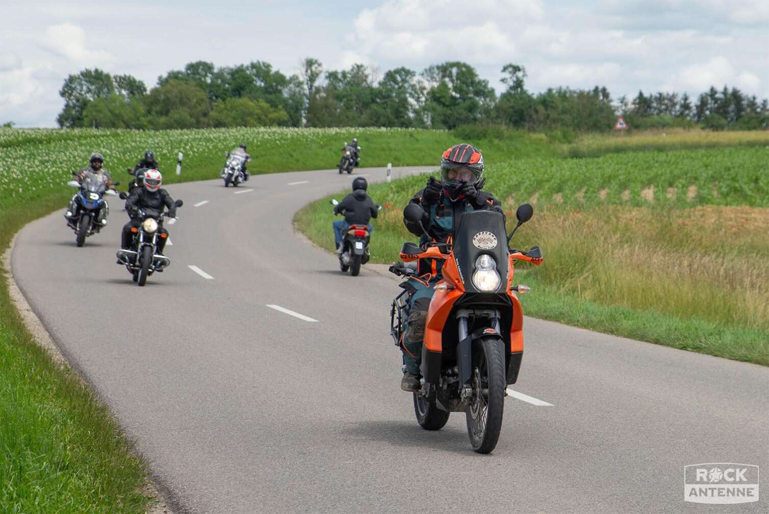 Foto von der ROCK ANTENNE Motorradtour 2024 - Eindrücke von der Tour auf der Straße