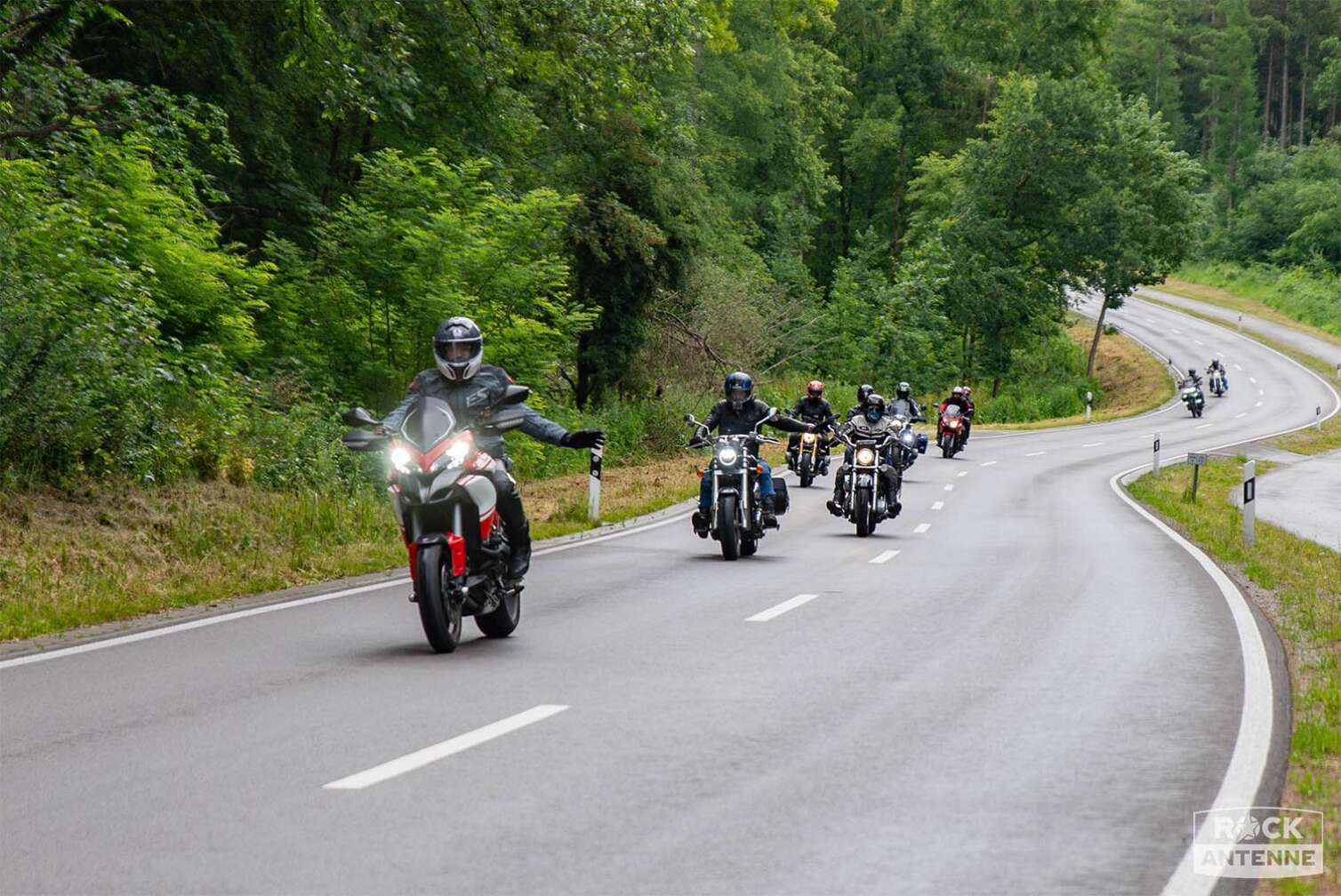 Foto von der ROCK ANTENNE Motorradtour 2024 - Eindrücke von den Motorrädern der Teilnehmer