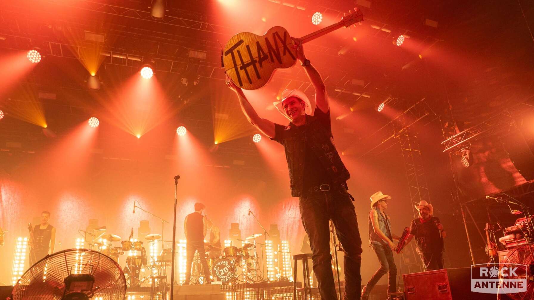 Konzertfotos von The BossHoss vom 24. Juni 2024 beim Tollwood Musikfestival 2024