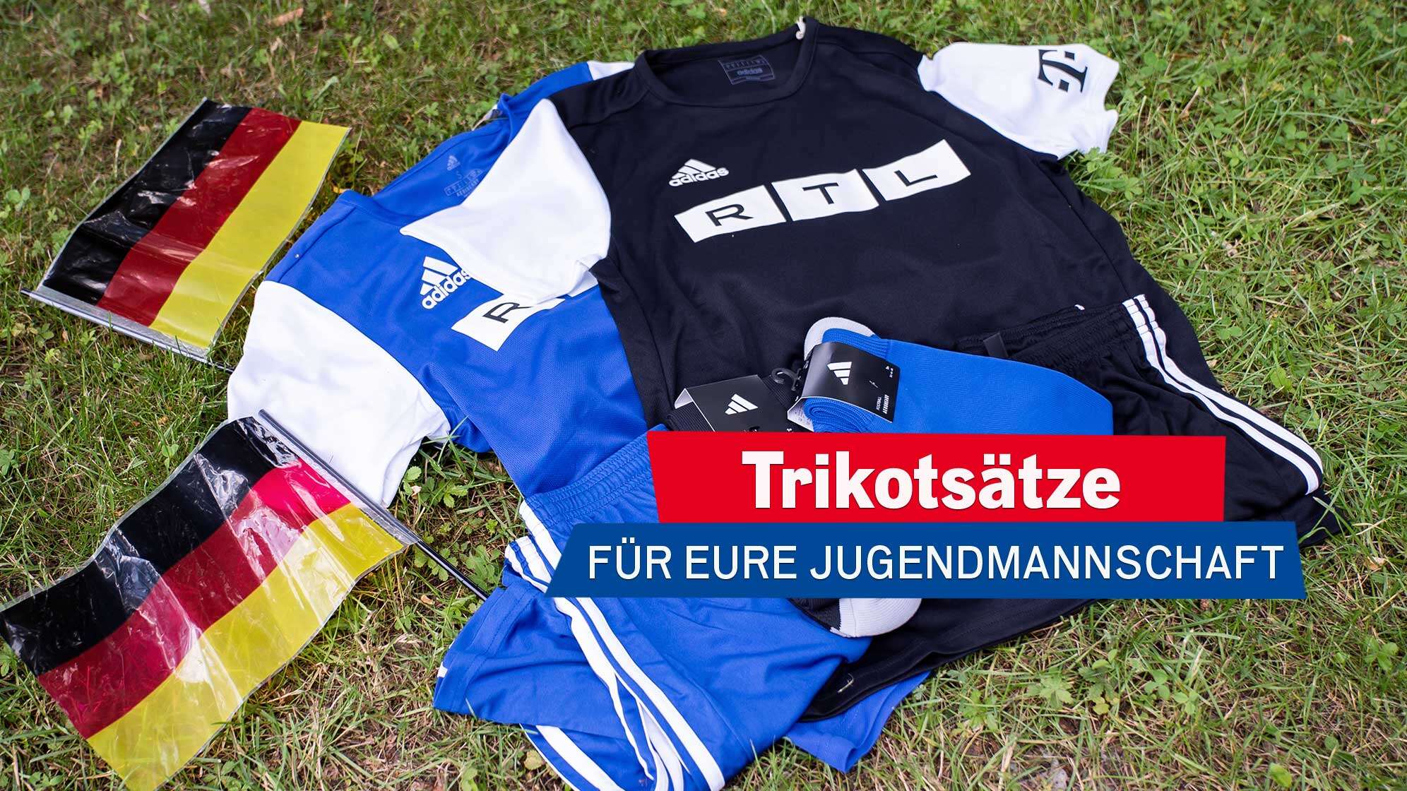 Jugendtrikot-Sätze in Blau und Schwarz