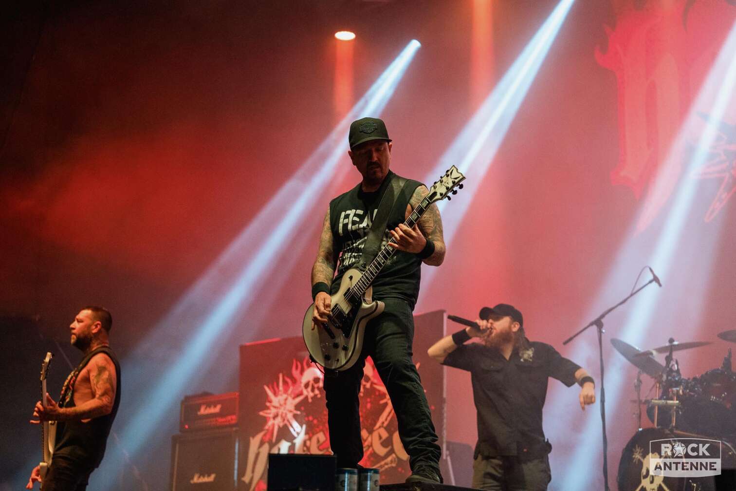 Foto der Band Hatebreed bei ihrem Auftritt auf dem FULL REWIND Festival 2024