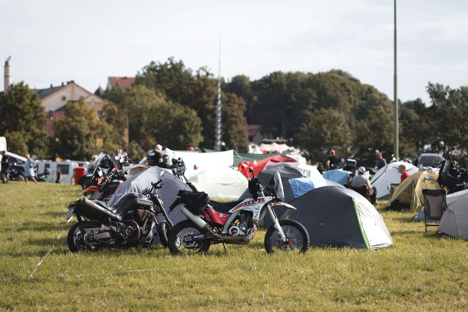 Foto des ersten MaxlRIDE Moto Festivals im August 2023 in Maxlrain